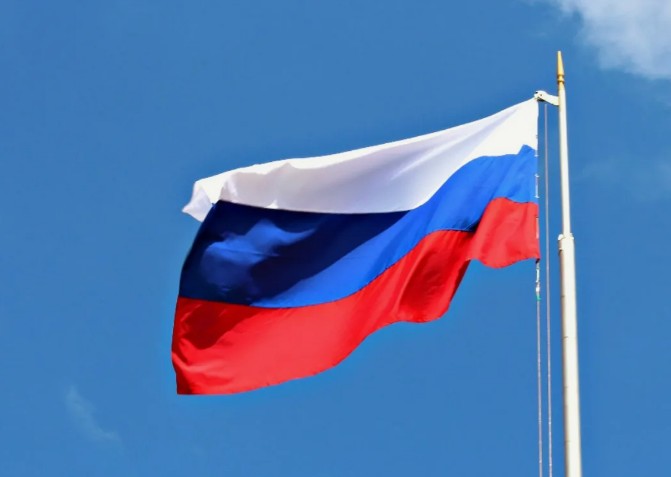Состоялась первая октябрьская еженедельная церемония поднятия Государственных флагов Российской Федерации и Республики Коми..